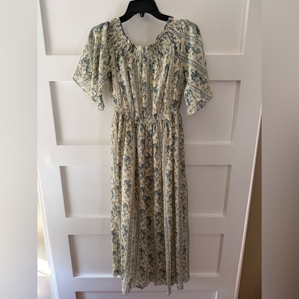 POL Floral off the shoulder with mini straps Cream and Blue Dress - Picture 9 of 11